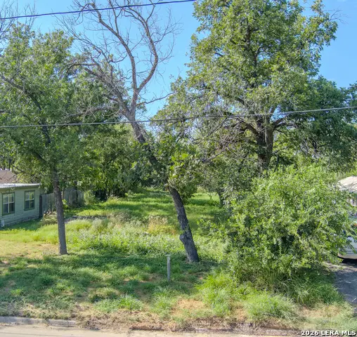 224 E Leona St, Uvalde, TX 78801 - #1
