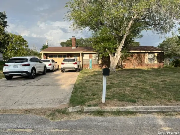 504 Low Meadow, Pleasanton, TX 78064