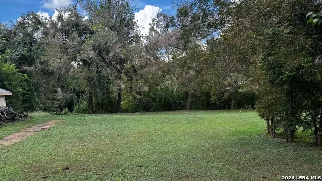 380 Guadalupe River Dr, Seguin, TX 78155 - #1