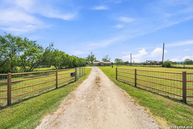 1180 Pittman, Saint Hedwig, TX 78152 - #2