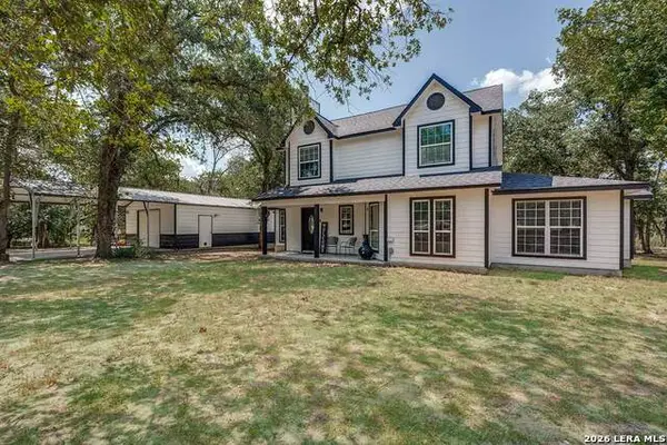 200 Oak Hollow Drive, La Vernia, TX 78121