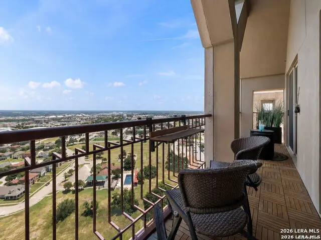 1 Towers Park Ln #2304, San Antonio, TX 78209 - #2