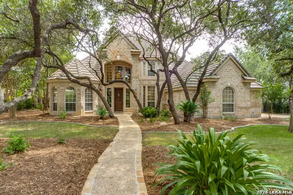 8 Aspen Creek Dr, San Antonio, TX 78248