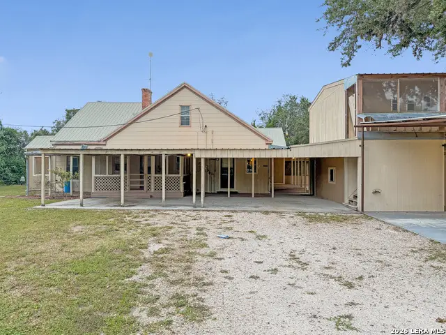 2722 Ellis Rd, Beeville, TX 78102 - #1