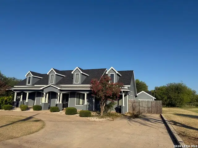 200 S 16th St, Carrizo Springs, TX 78834 - #2