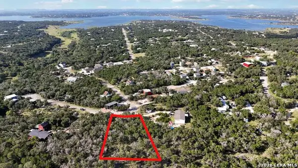 2511 Fuller Dr, Canyon Lake, TX 78133