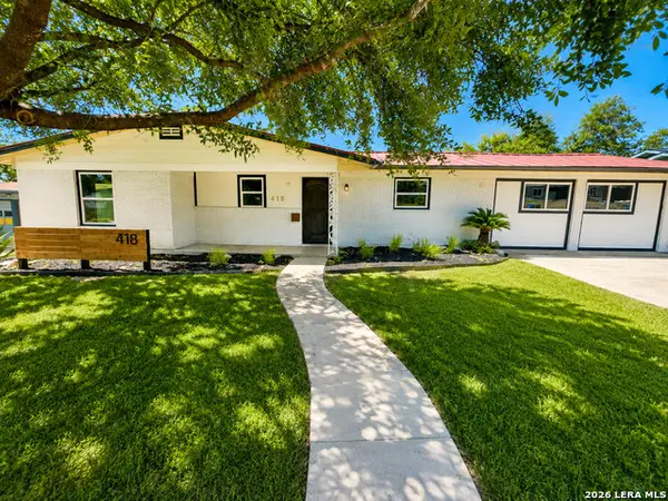 418 Redcliff Dr, San Antonio, TX 78216