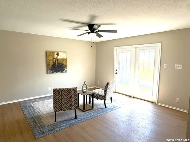 608 Roosevelt Dr, Seguin, TX 78155 - #2