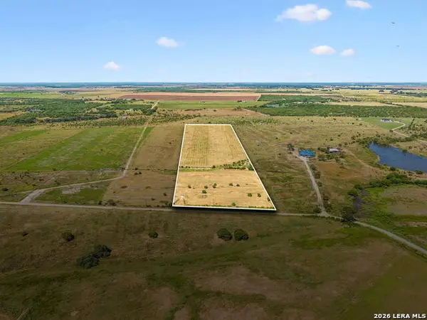 4332 Cr 132, Floresville, TX 78114