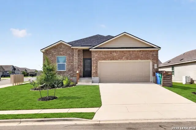 201 Wolf Crest Blvd, Seguin, TX 78155 - #2