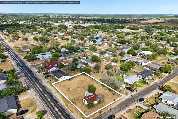 101 N Mcdaniel St, Poth, TX 78147