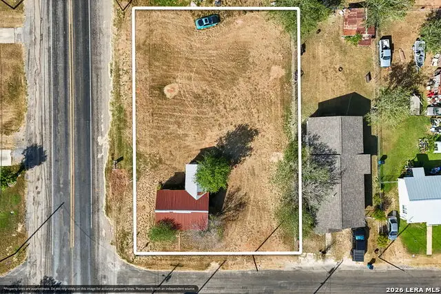 101 N Mcdaniel St, Poth, TX 78147 - #2