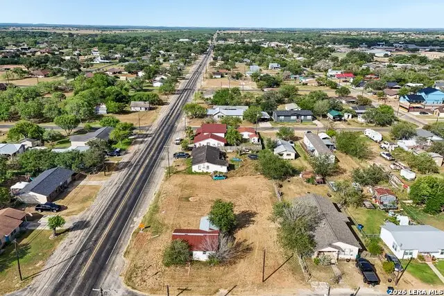 101 N Mcdaniel St, Poth, TX 78147 - #3
