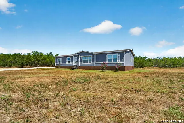 3660 Bluntzer Rd, Jourdanton, TX 78026 - #2