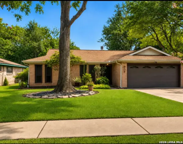 907 Redway Ln, Houston, TX 77062