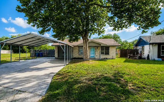 606 N Berry St, Beeville, TX 78102 - #2