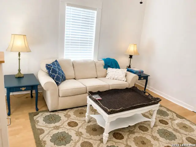 1009 Gillespie St, San Antonio, TX 78212 - #2