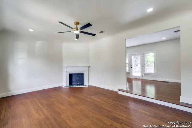 2007 W Mistletoe Ave, San Antonio, TX 78201 - #3