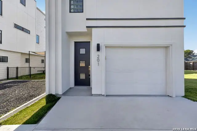 1735 W Gramercy Pl #201, San Antonio, TX 78201 - #2