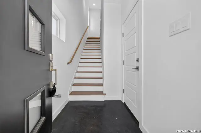 1735 W Gramercy Pl #201, San Antonio, TX 78201 - #3