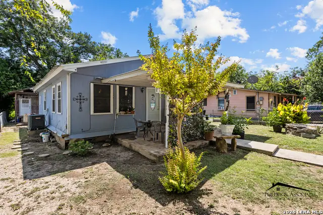 1709 Avenue E, Hondo, TX 78861 - #3