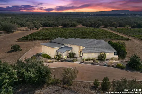 1758 Lincoln Smith Rd, Round Mountain, TX 78663