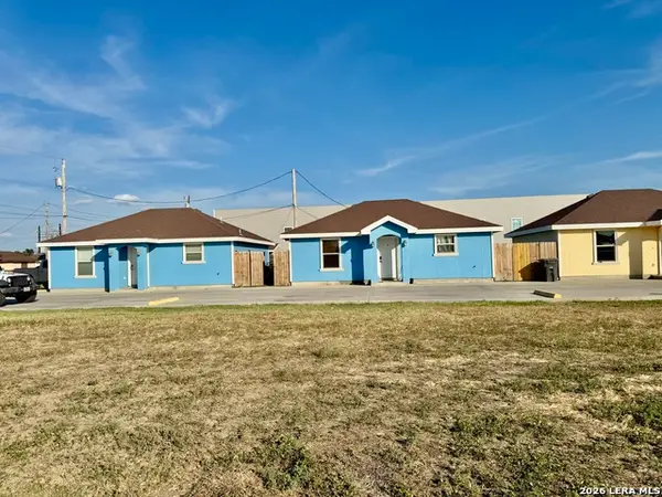 26 Loma Linda, Eagle Pass, TX 78852
