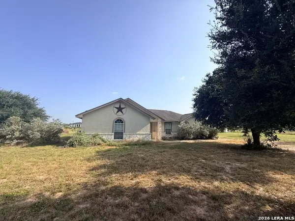116 Palomino Trail, Natalia, TX 78059