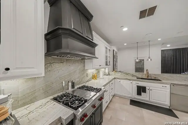 123 Eaton St #102, Alamo Heights, TX 78209 - #1