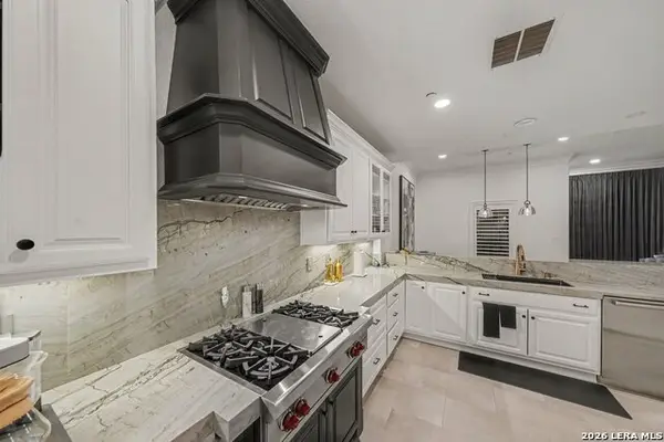 123 Eaton St #102, Alamo Heights, TX 78209