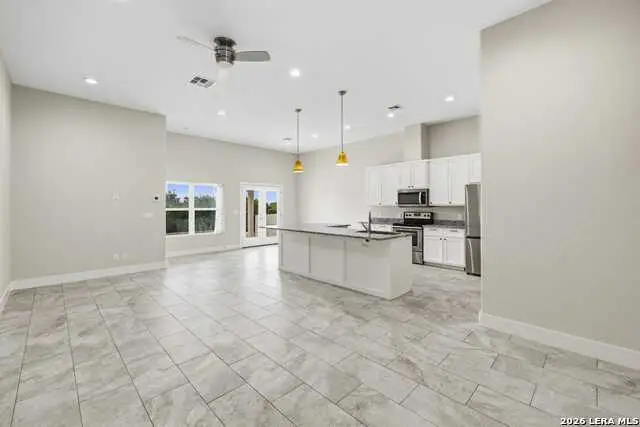 1153 Norfolk Ln, Kerrville, TX 78028 - #2