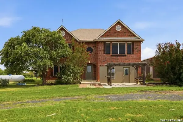 25 High Mdw, Lytle, TX 78052