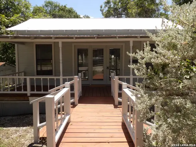 493 W Jahn St, New Braunfels, TX 78130 - #2