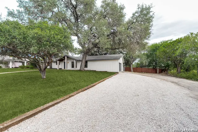 612 Skyforest Dr, Hollywood Park, TX 78232 - #2