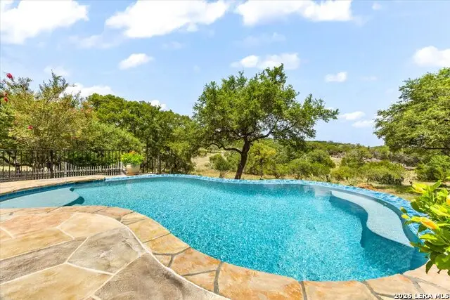 563 Cambridge, New Braunfels, TX 78132 - #2
