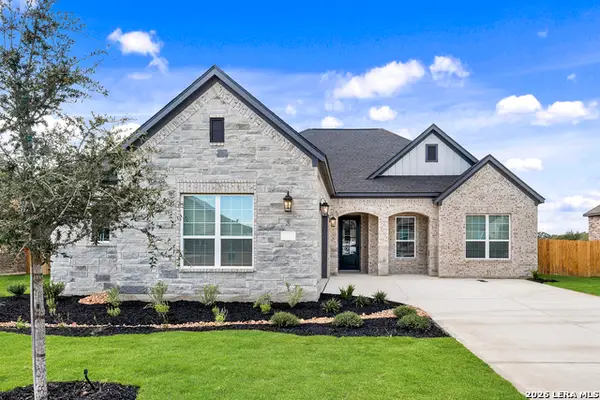 204 Azalea Aly, Castroville, TX 78009