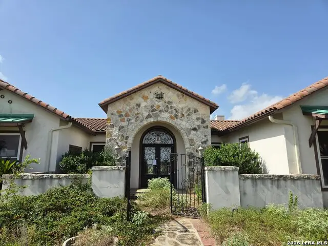 2270 County Road 306, Floresville, TX 78114 - #2