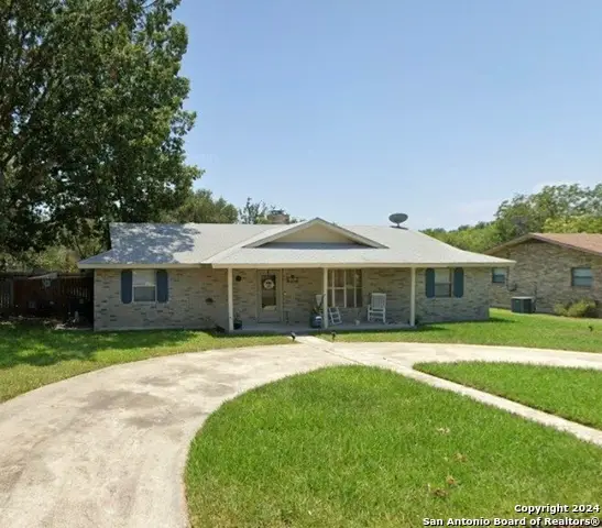 125 N Bluebonnet, Uvalde, TX 78801 - #2