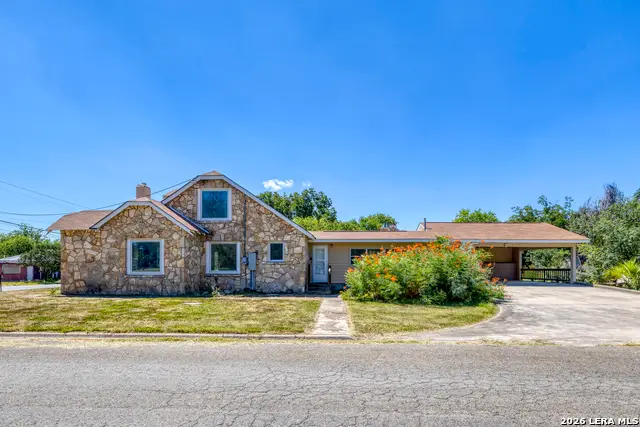 1229 N Park, Uvalde, TX 78801 - #1