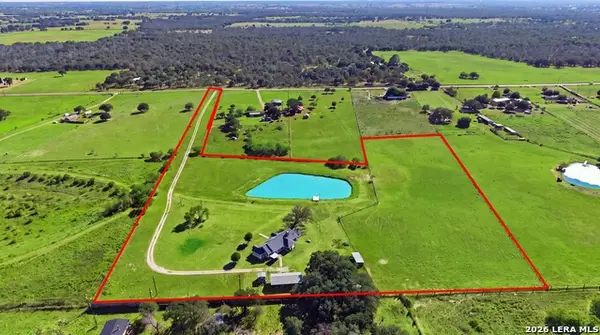 1250 County Road 304, Floresville, TX 78114