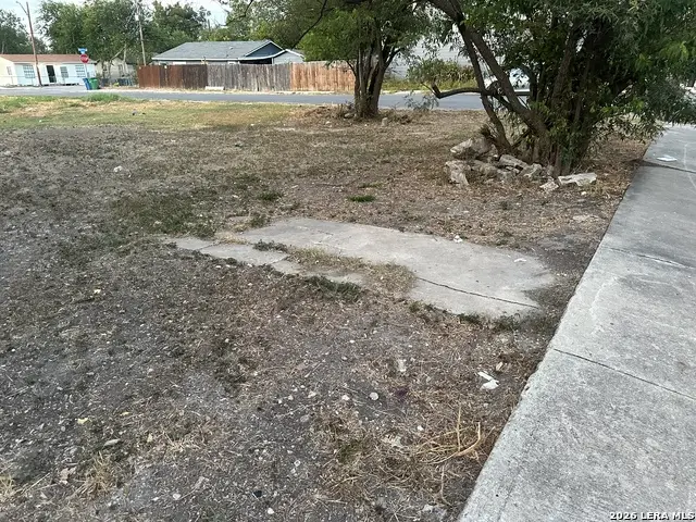 801 Albert St, San Antonio, TX 78207 - #2