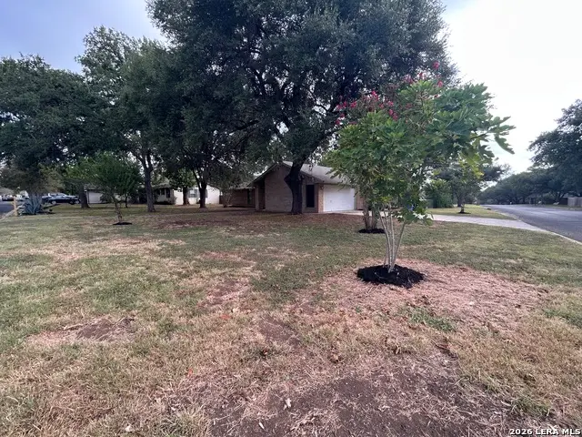 217 Elmwood Dr, Seguin, TX 78155 - #1