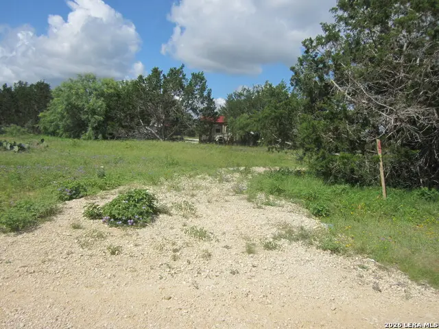 782 Mountain View Dr, Bandera, TX 78003 - #2