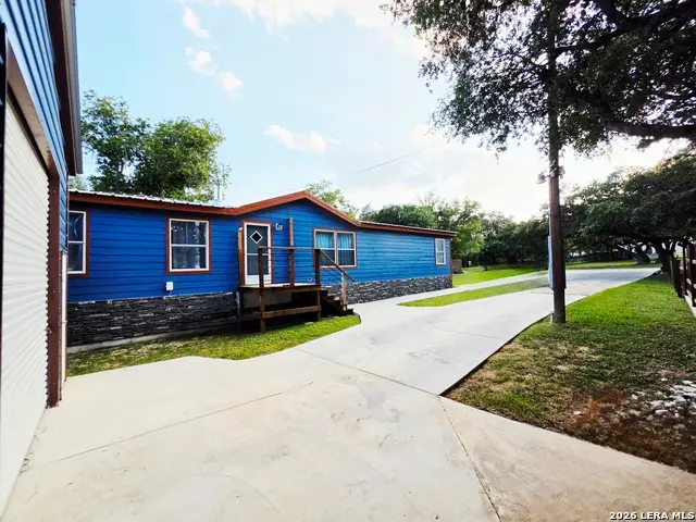 135 Lakeshore Dr S, Bandera, TX 78003 - #1