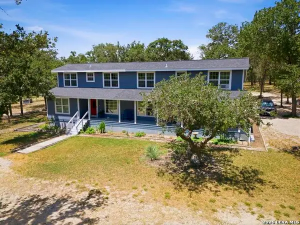 156 Deep Woods Dr, Seguin, TX 78155