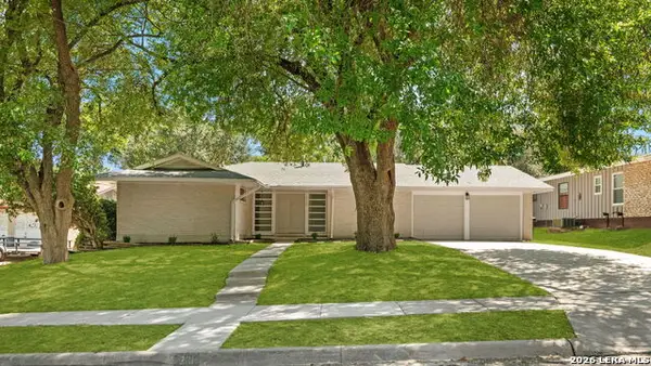 210 Fantasia St, San Antonio, TX 78216