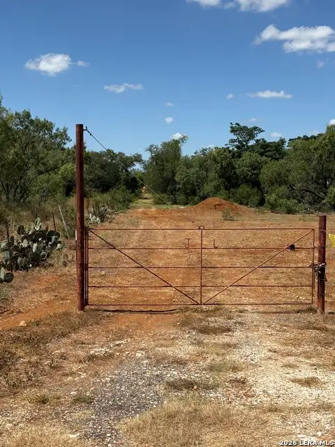 314 County Road, Bigfoot, TX 78005 - #1