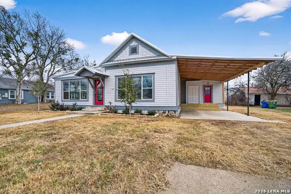 1612 Saint Peter St, Gonzales, TX 78629
