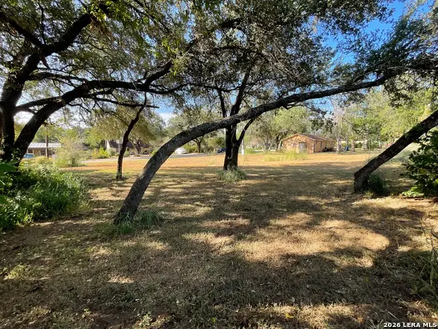 1511 E St, Floresville, TX 78114 - #3