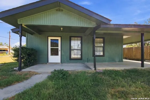 216 N Tom, Poth, TX 78147